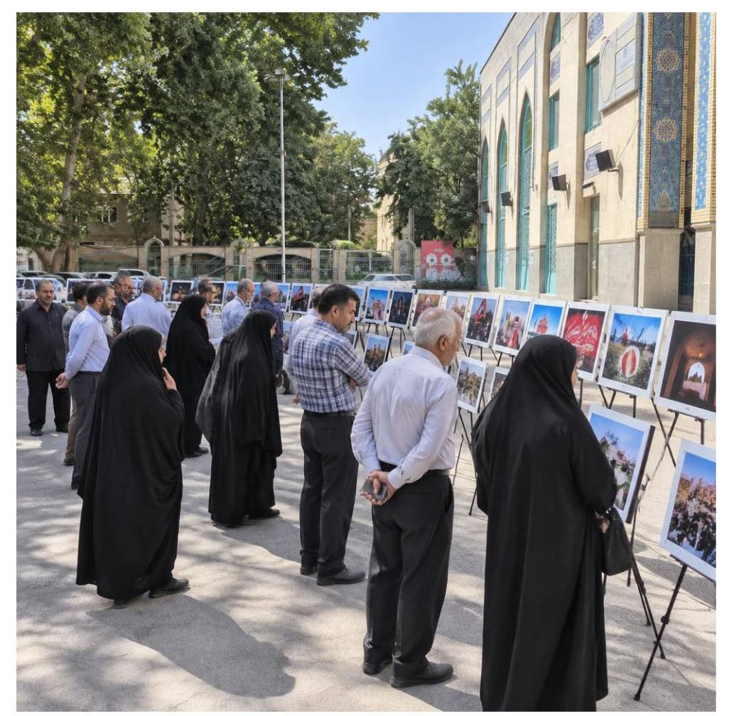 برپایی نمایشگاه عکس حماسه و شهادت در بارگاه نماز جمعه امام خمینی (ره) کرج