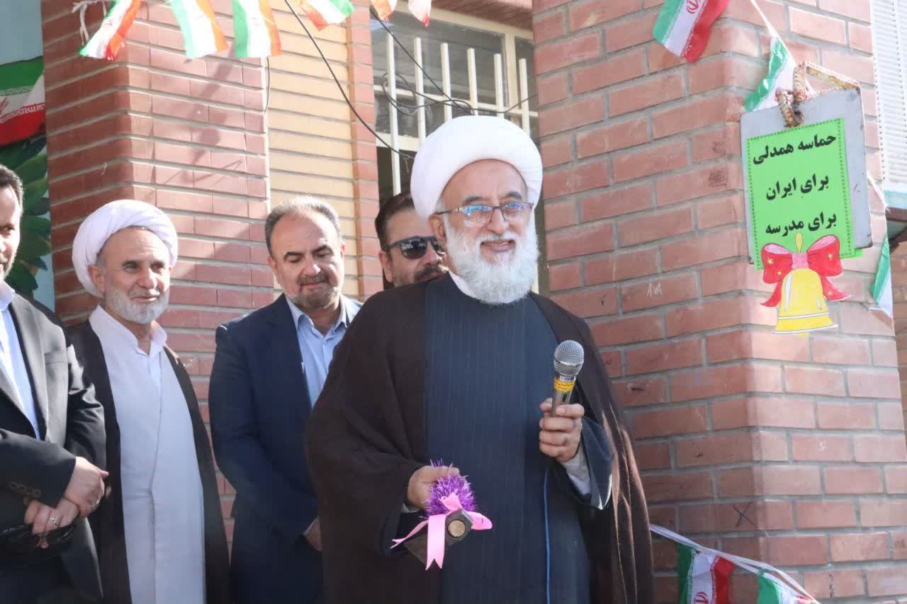 طنین زنگ مهر و مقاومت در مدارس ماهدشت
